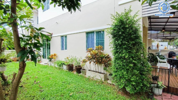 *****บ้านแฝดมือสอง กรุงเทพฯ ม.บุรีรมย์ รามอินทรา-หทัยราษฎร์ หลังมุม เนื้อที่กว้างขวางมากถึง 43.70 ตร.ว. ฟังก์ชัน 3 ห้องนอน 2 ห้องน้ำ ที่จอดรถ 1 คัน ต่อเติมจัดเต็ม รองรับทุกการอยู่อยาศัย ด้านข้างบ้านมีพื้นที่เหลือให้จัดเป็นมุมพักผ่อนได้ ทำเลดี เชื่อมต่อหลากหลายเส้นทาง ใกล้รถไฟฟ้าสายสีชมพู "สถานีคู้บอน" และจุดขึ้นทางด่วน "จุติโชติ"